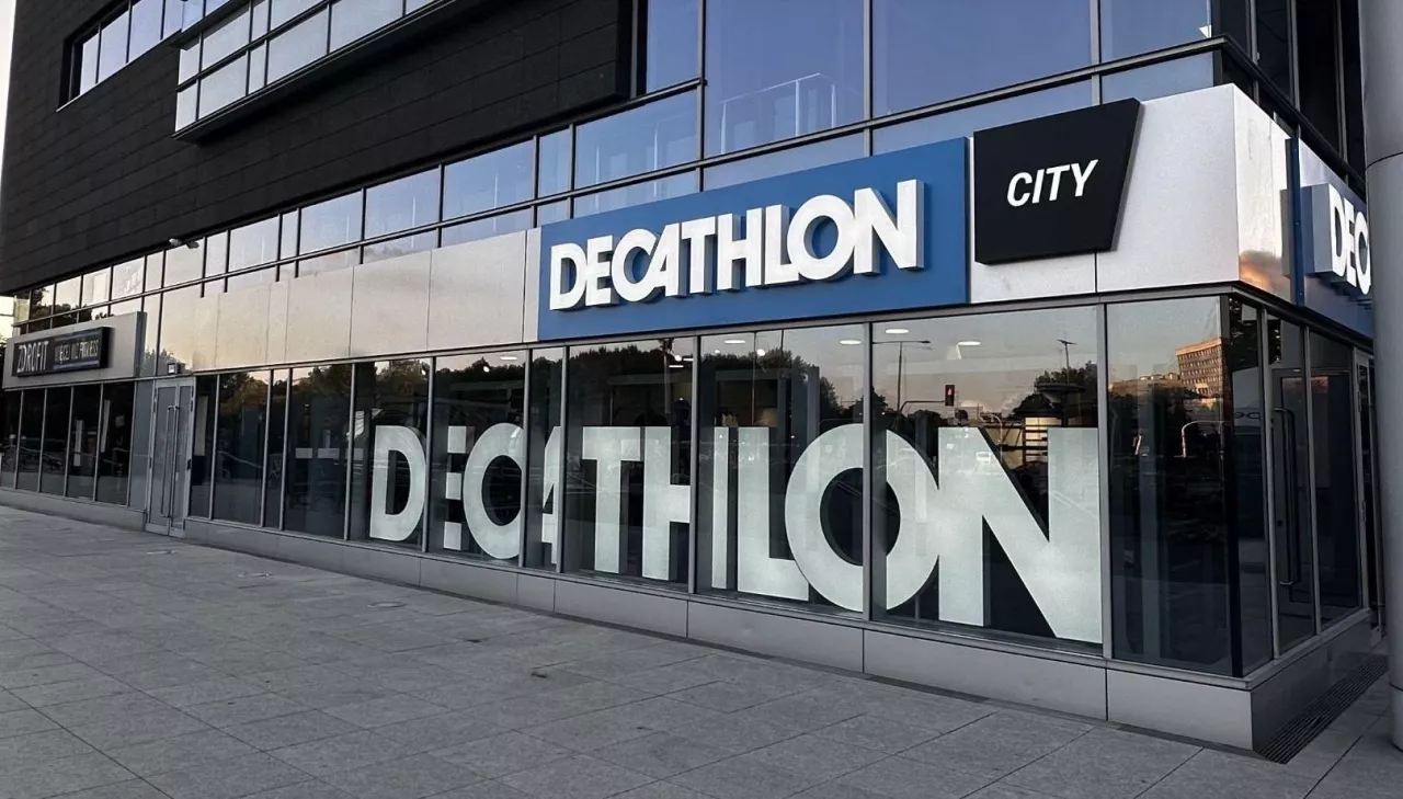 &lt;p&gt;Decathlon otwiera w Warszawie sklep w nowym formacie. Koncept wpisuje się w trend omnichannel (fot. mat. pras.)&lt;/p&gt;