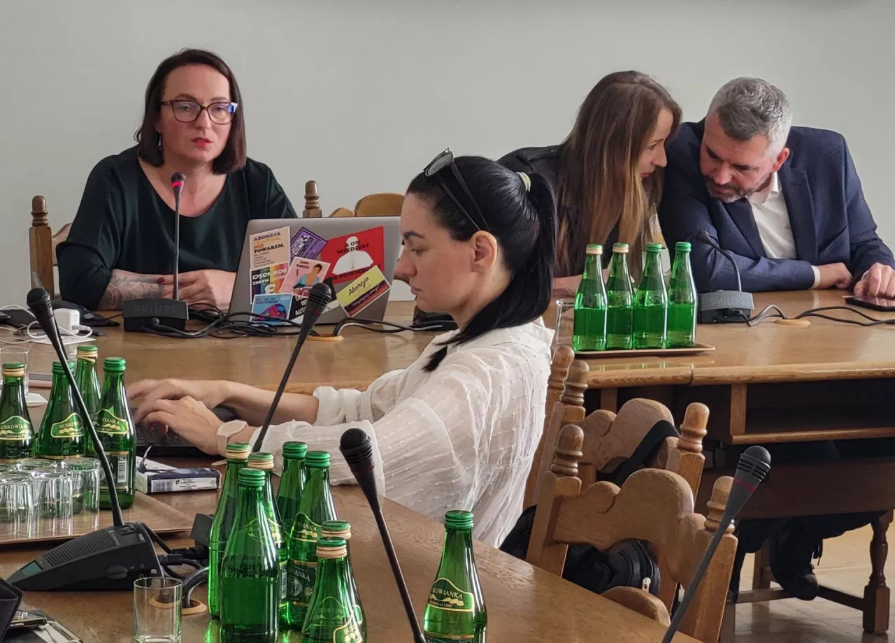 &lt;p&gt;Debata o franczyzie w Sejmie. Magdalena Madzia z lewej (fot. Wiadomoscihandlowe.pl/EJM)&lt;/p&gt;