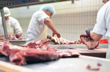 &lt;p&gt;58 proc. klientów obawia się, że firmy mięsne w komunikacji marketingowej stosują green washing (fot. Industryviews Shutterstock)&lt;/p&gt;