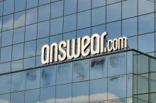 &lt;p&gt;25 października sklep internetowy Answear.com planuje rozpoczęcie oferty akcji serii L (fot. Shutterstock)&lt;/p&gt;