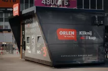 &lt;p&gt;Orlen w Ruchu, pierwszy automat sklepowy pod marką (fot. Orlen)&lt;/p&gt;