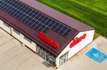 &lt;p&gt;Dino instaluje panele słoneczne na dachach swoich supermarketów (Dino Polska)&lt;/p&gt;