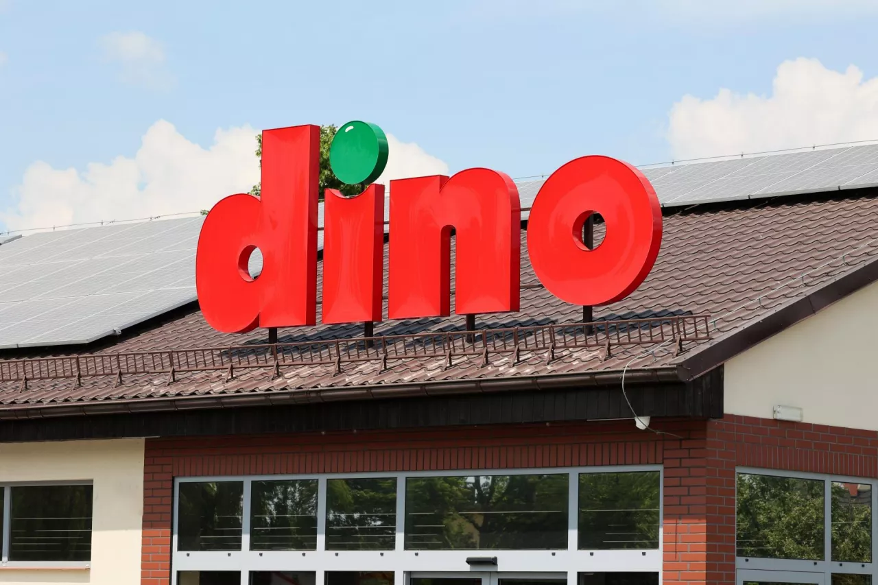 &lt;p&gt;Sklep sieci handlowej Dino (Shutterstock)&lt;/p&gt;