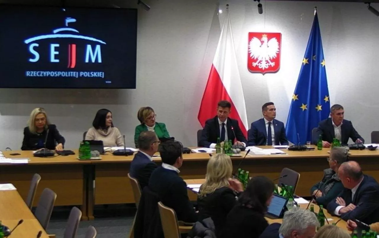 &lt;p&gt;Posiedzenie sejmowej Komisji Gospodarki i Rozwoju, 27 listopada 2023 r. (fot.: archiwum transmisji Sejmu)&lt;/p&gt;