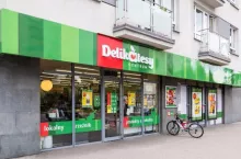 <p>Sklepy Delikatesy Centrum</p>