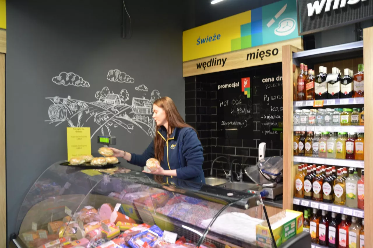 <p>Lewiatan W Chwilę, Warszawa ul. Taylora 5</p>