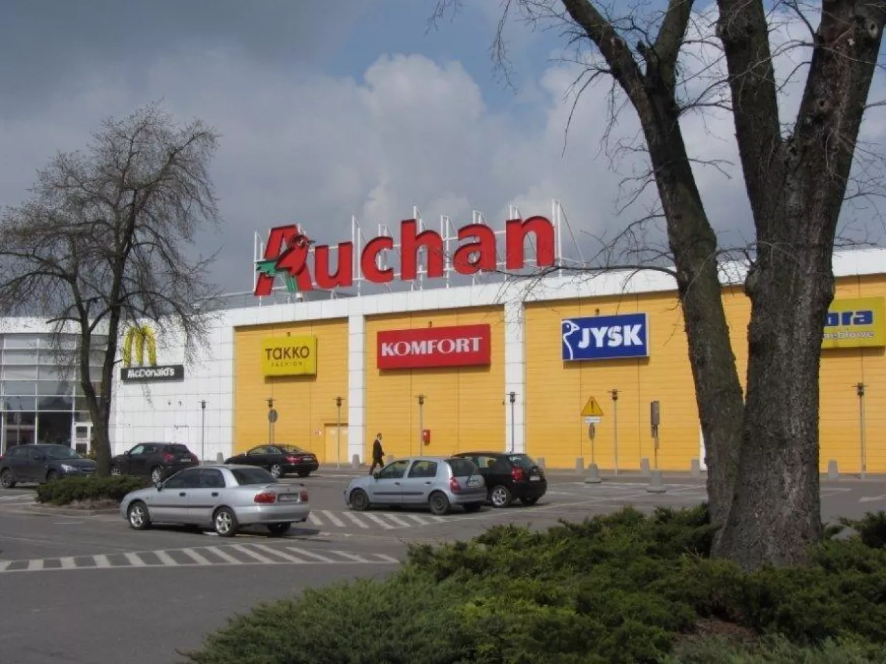 <p>Sklep Auchan</p>
