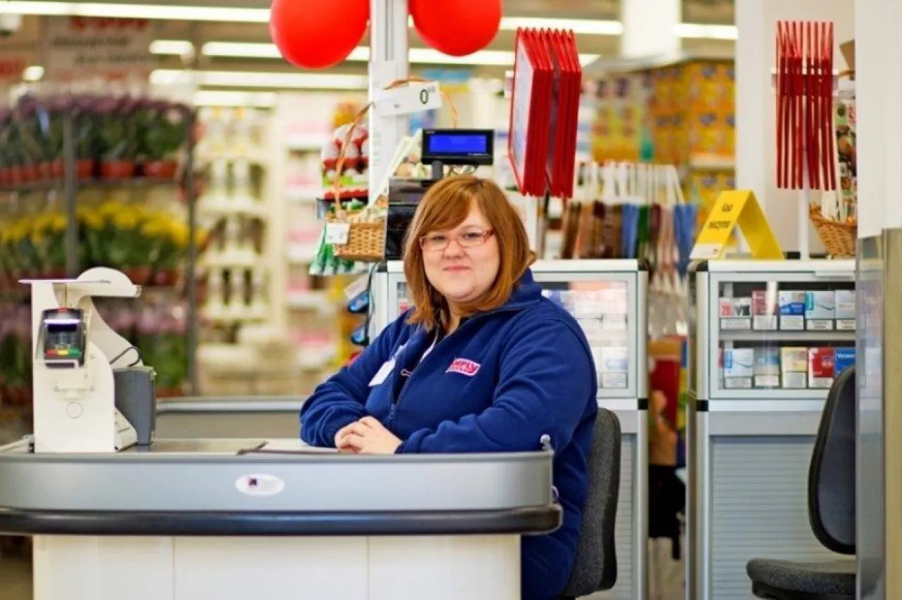 <p>Pracownicy z Ukrainy pracują też licznie w branży handlu detalicznego.</p>