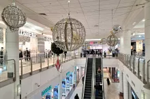 &lt;p&gt;Dekoracje świąteczne w centrum handlowym w Warszawie (wiadomoscihandlowe.pl/MG)&lt;/p&gt;