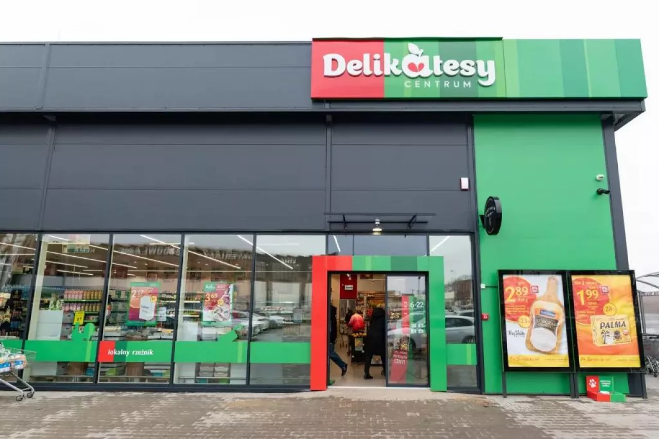 <p>Sklep sieci Delikatesy Centrum</p>