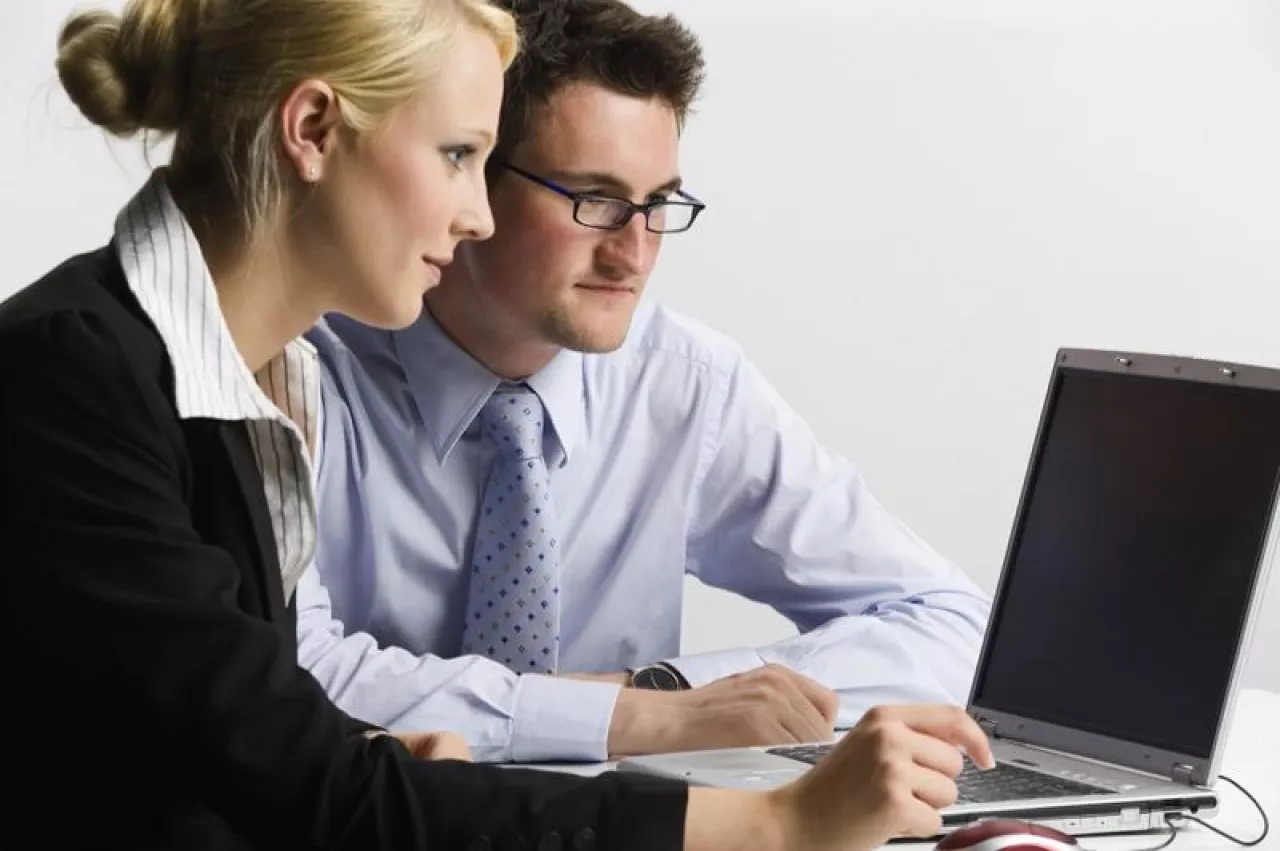 <p>Przed podpisaniem umowy franczyzobiorca powinien sprawdzić, czy nie ma opłat ukrytych.</p>