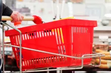 &lt;p&gt;W zeszłym roku przeciętny konsument chodził na zakupy co 2-3 dni i spędzał tam średnio 15 minut (fot. Łukasz Rawa/wiadomoscihandlowe.pl)&lt;/p&gt;
