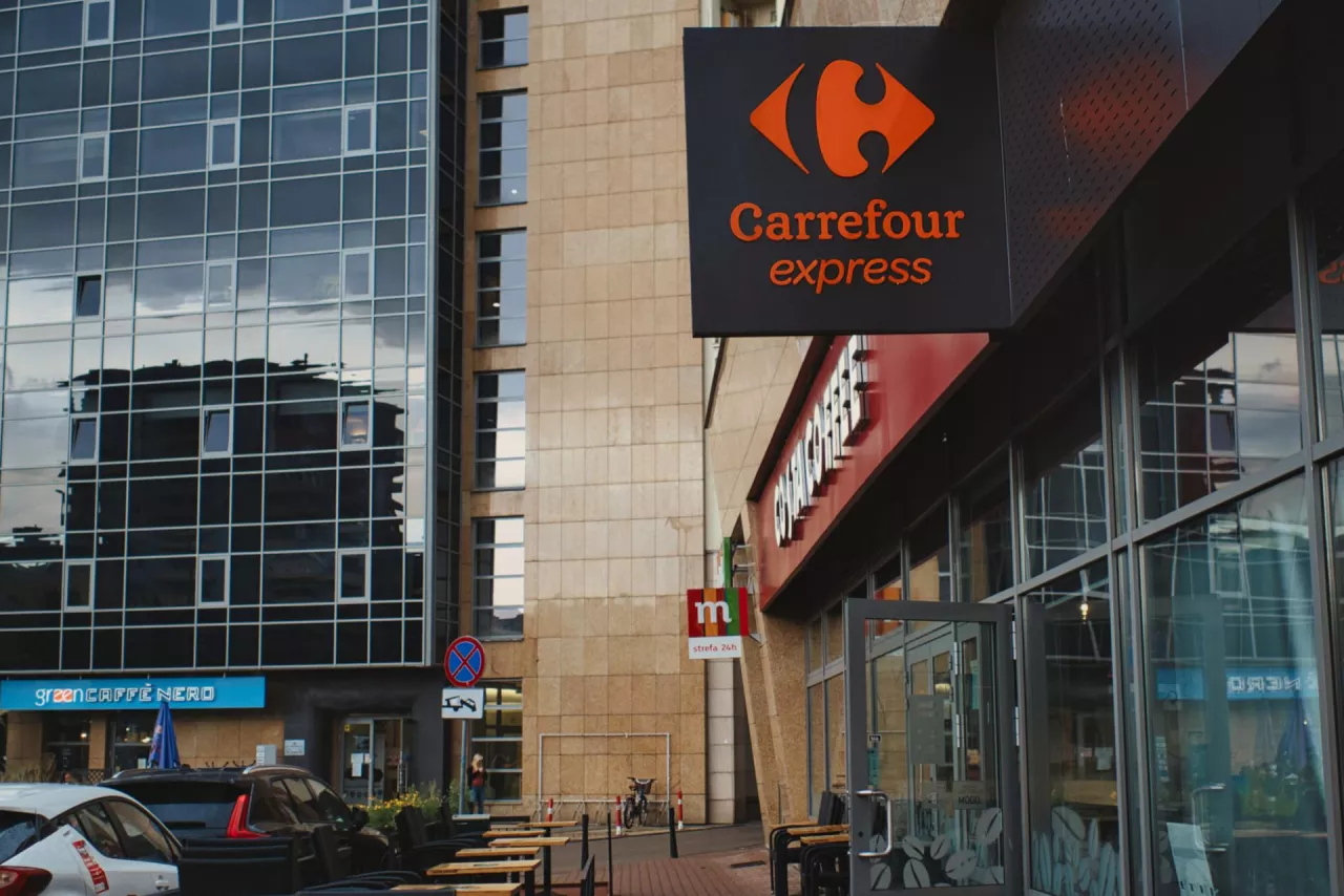 <p>Sklep Carrefour Express</p>