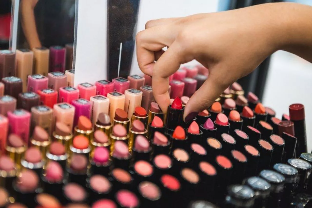 &lt;p&gt;VAT dla branży beauty zostanie obniżony do 8 proc. (fot. Shutterstock)&lt;/p&gt;