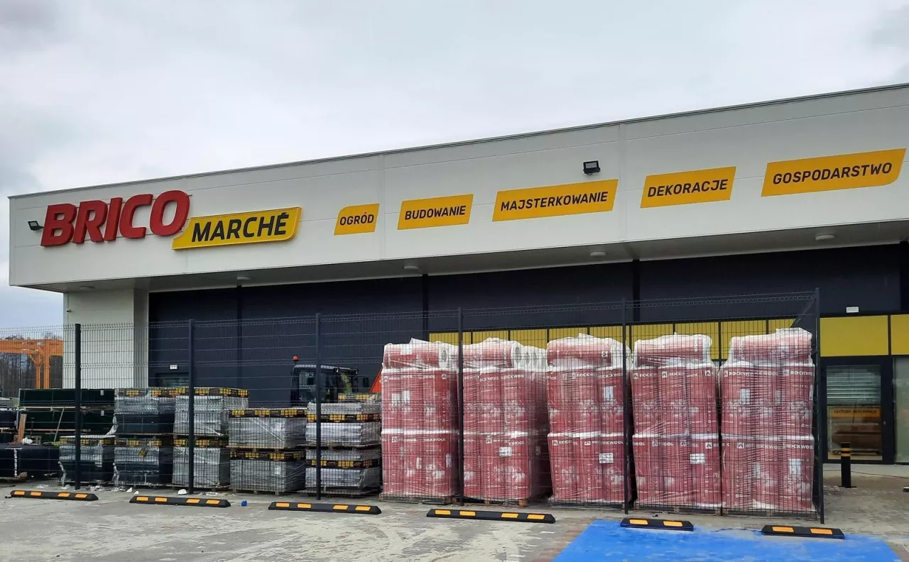 <p>Nowy sklep Bricomarché w Ustroniu przy ulicy Wiejskiej 13</p>