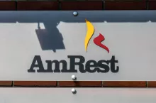 &lt;p&gt;Spółka AmRest Holdings opublikowała roczny raport finansowy za 2023 r. (fot. Shutterstock)&lt;/p&gt;