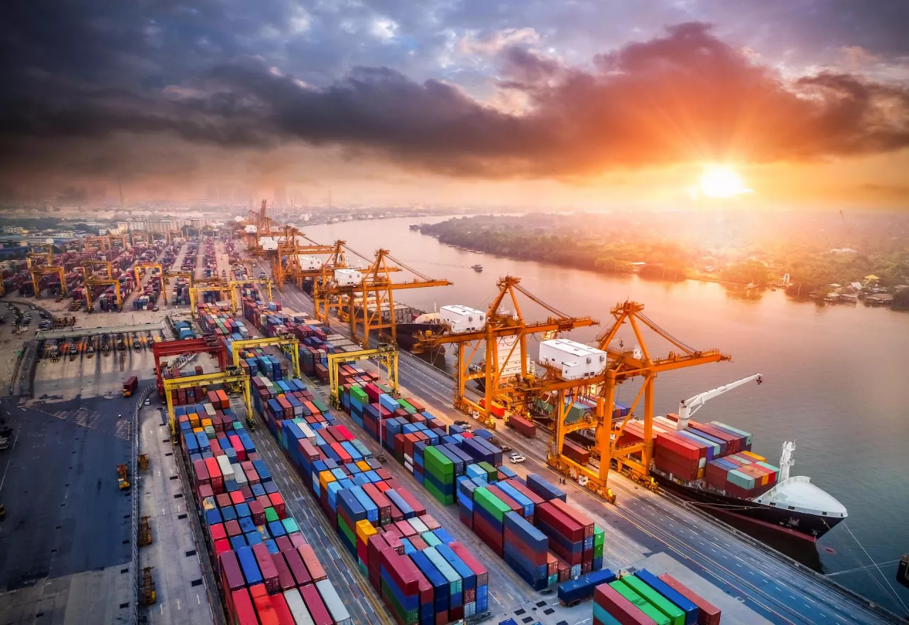 E-commerce napędza globalny wzrost rynku usług logistycznych (fot. Shutterstock)