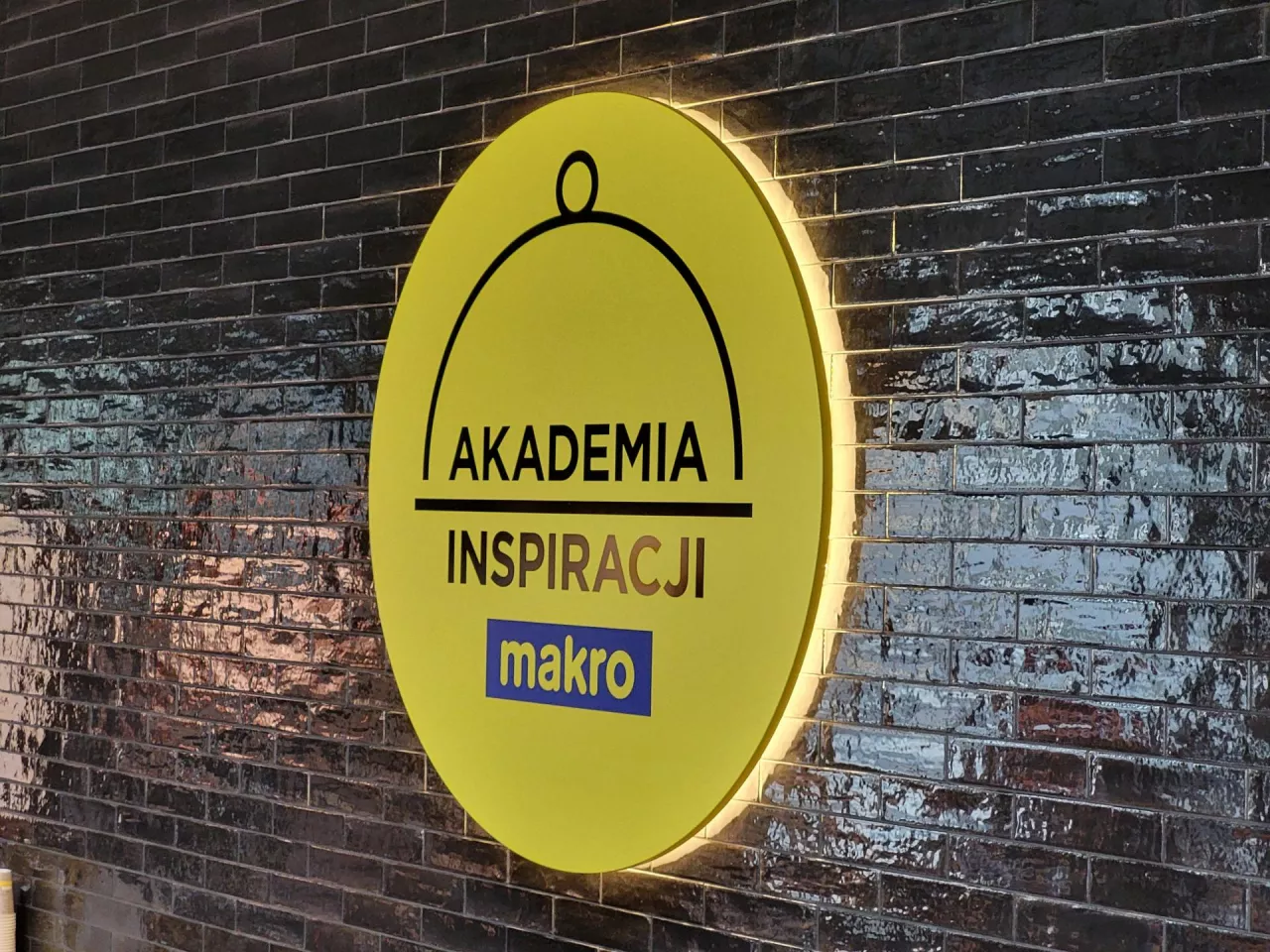 <p>Akademia Inspiracji Makro</p>