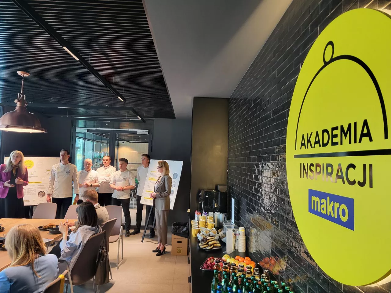 <p>Akademia Inspiracji Makro</p>