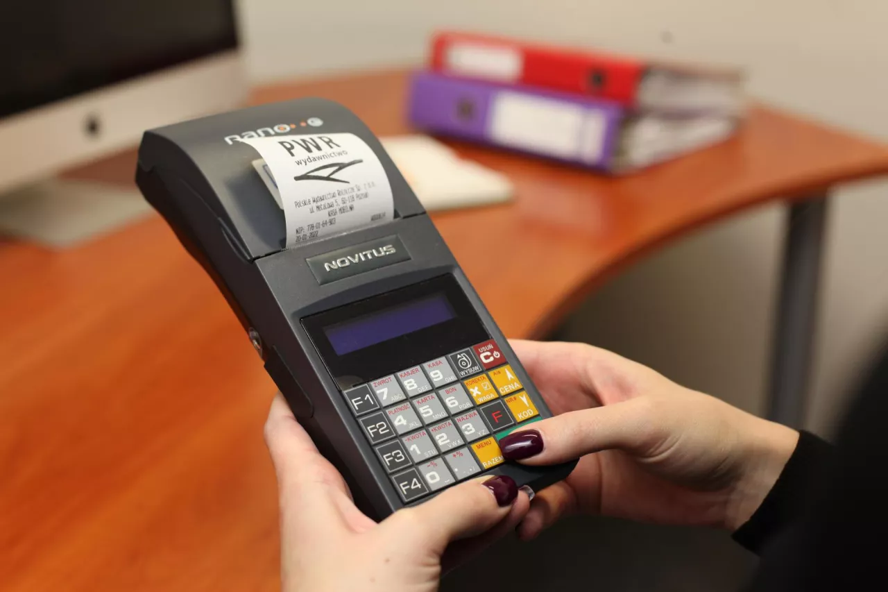 <p>W święta i wolne dni banki pracują w niestandardowych godzinach.</p>