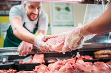 W zeszłym roku ceny mięsa wieprzowego w Polsce pozostawały relatywnie stabilne i wysokie (fot. Shutterstock)