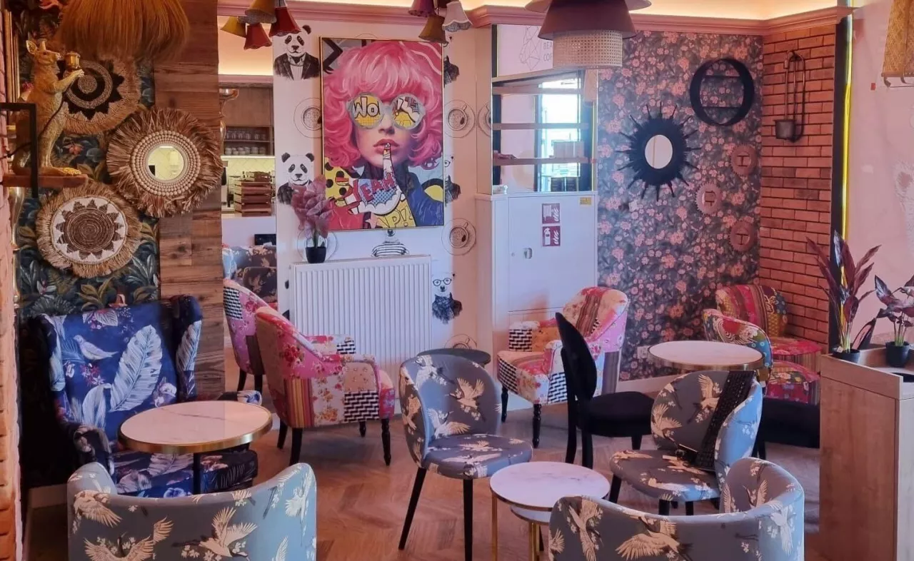 <p>Nowy, warszawski lokal sieci kawiarni</p>