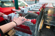 Auchan zaoferuje klientom wózki z nieznaną zawartością (Shutterstock)