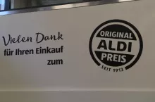 W komunikacji sklepowej Aldi w Niemczech nadal dominuje slogan ”Oryginalna Cena Aldi” (fot. Sebastian Rennack)
