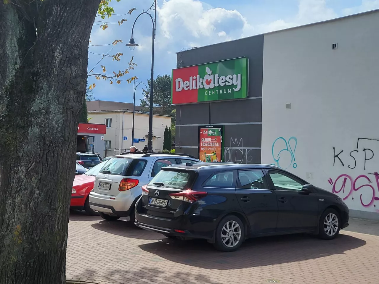<p>Delikatesy Centrum są prowadzone m.in. przez niezależnych przedsiębiorców.</p>