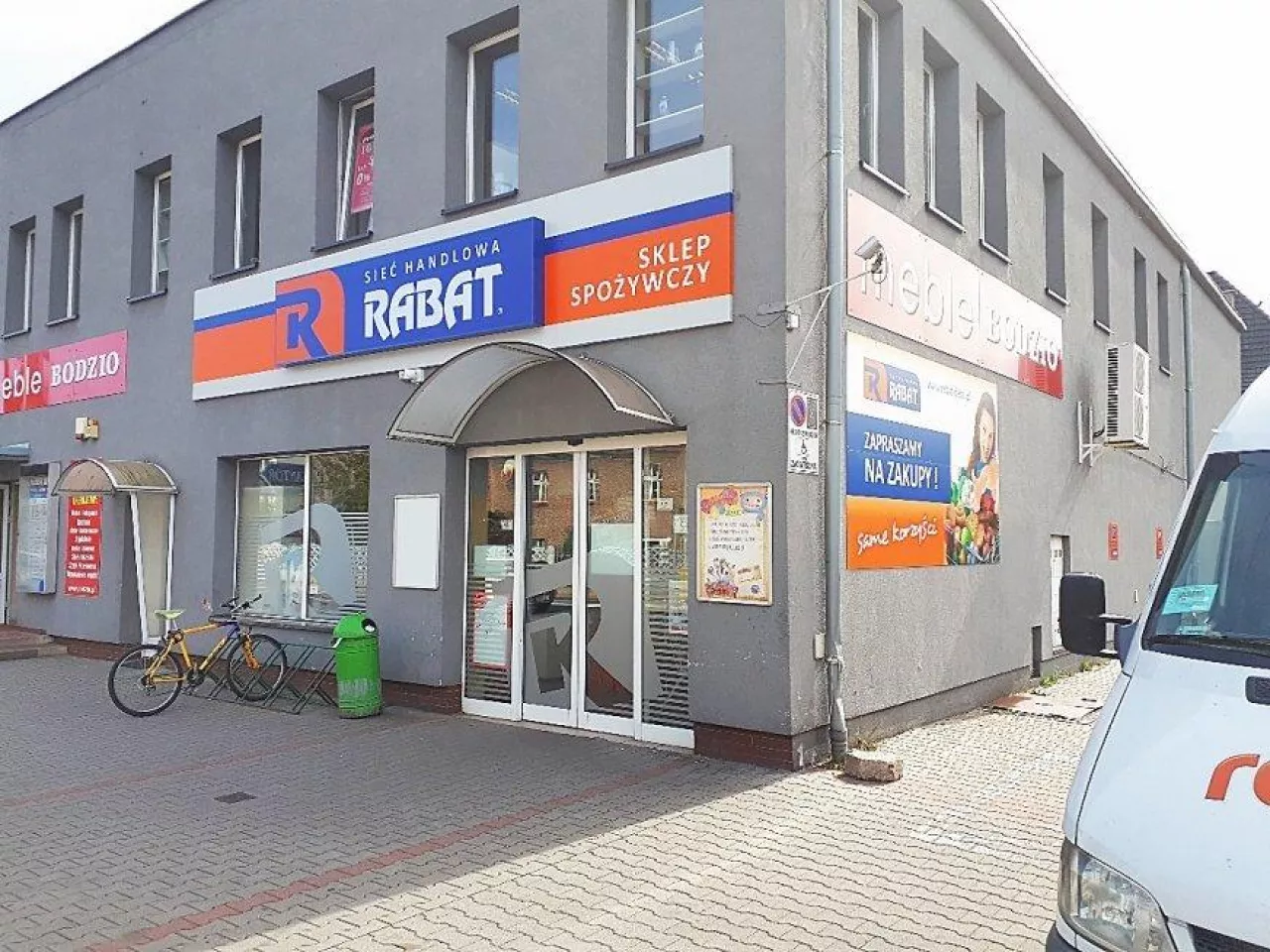 <p>Niedawno otwarto sklep nr 3000.</p>