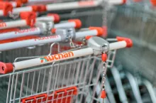 <p>Auchan nie będzie już rozwijał konceptu hipermarketów. Postawi na mniejsze formaty. (fot. Łukasz Rawa, wiadomoscihandlowe.pl)</p>