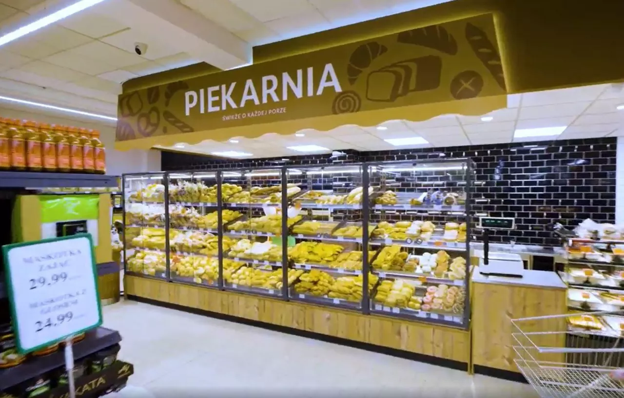 <p>Sklep Delikatesy Centrum w nowym koncepcie wdrażanym w 2024 roku (linkedin.com)</p>