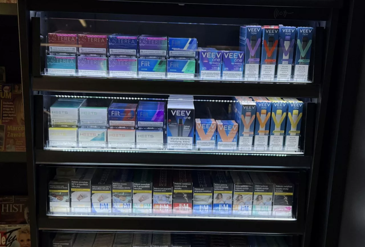 Ministerstwo Zdrowia przedstawiło projekt nowelizacji ustawy, która ma na celu wprowadzenie zakazu sprzedaży mentolowych wkładów tytoniowych do podgrzewania (fot. WH)