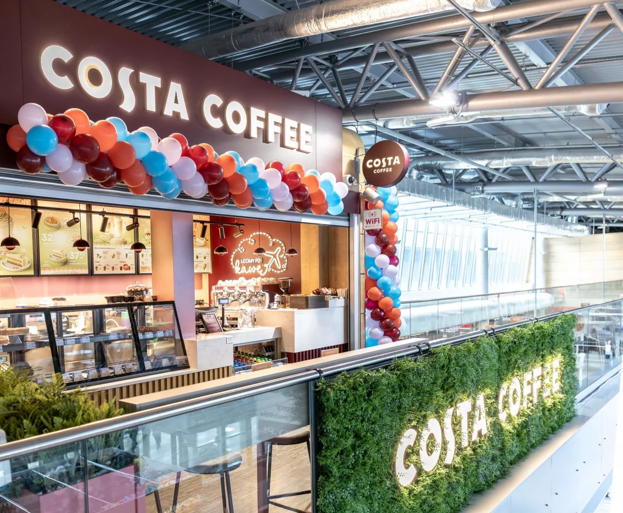 Nowa kawiarnia Costa Cofee na lotnisku w Modlinie (fot. Materiały Prasowe)