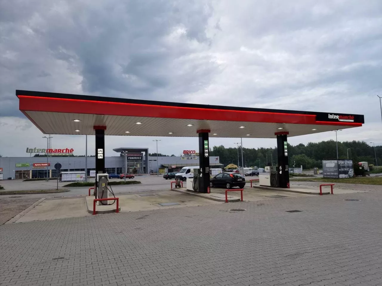 <p>Stacja paliw Intermarche, w Zielonej Górze.</p>