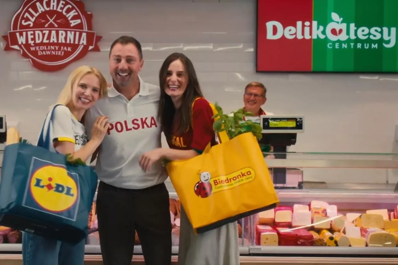Delikatesy Centrum ruszyły z nową odsłoną kampanii z udziałem klientek Lidla i Biedronki oraz Jerzego Dudka (fot. LinkedIn)