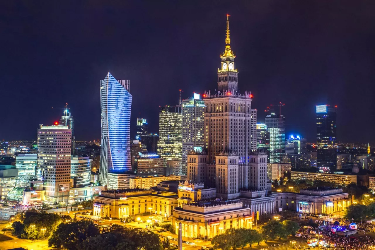 Sprawa nocnej prohibicji w Warszawie nie jest jeszcze przesądzona (fot. Kamil Gliwiński/Unsplash)