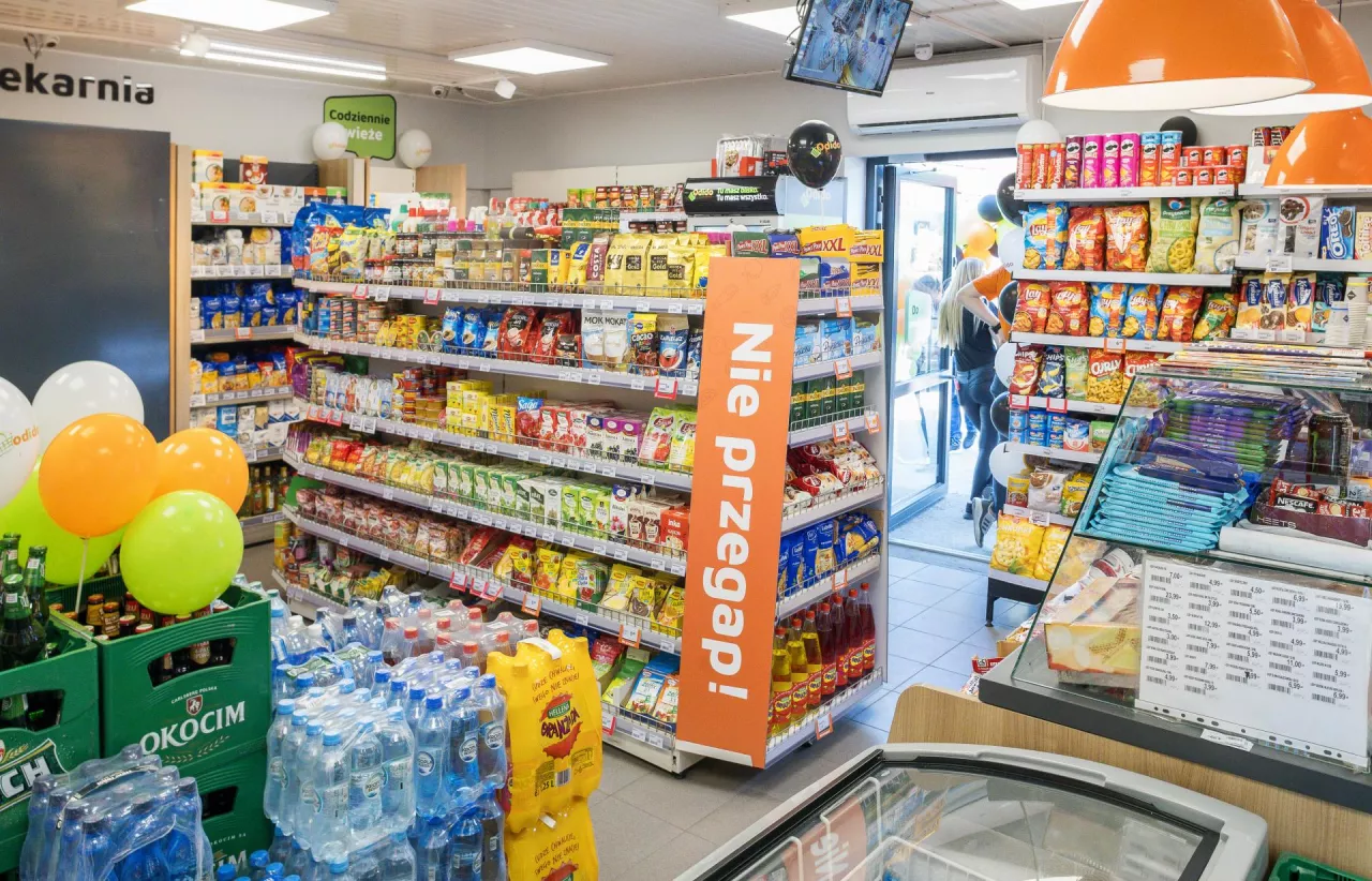 <p>75 proc. sklepów ogólnospożywczych funkcjonuje w sieciach franczyzowych (mat. prasowe)</p>