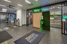 Sklep Żabka Nano w klubie Zdrofit w Warszawie (fot. mat. prasowe)