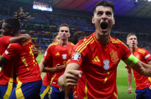 Drużyna Hiszpanii zdobywa puchar Euro2024, fot. UEFA