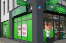 <p>Żabka Polska zakłada spółkę, która będzie świadczyć usługi marketingowe i komunikacyjne (fot. KK)</p>