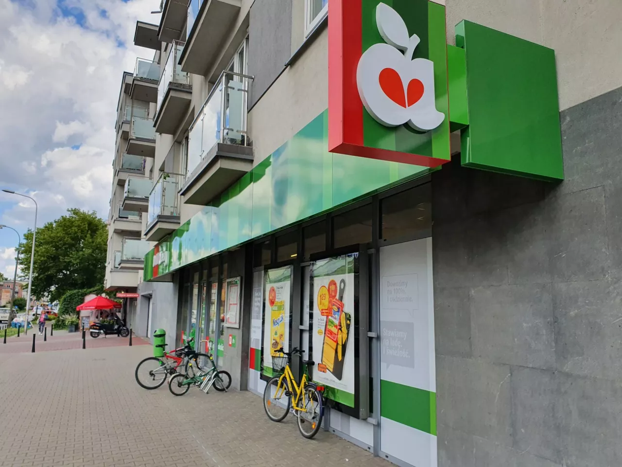 <p>Na zdj. sklep sieci Delikatesy Centrum w Warszawie (fot. wiadomoscihandlowe.pl)</p>