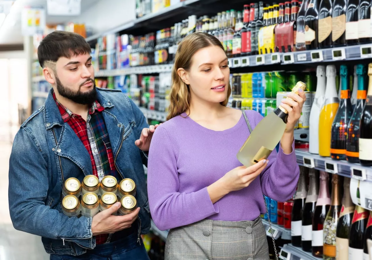 <p>Rośnie moda na prosecco (fot. Shutterstock)</p>