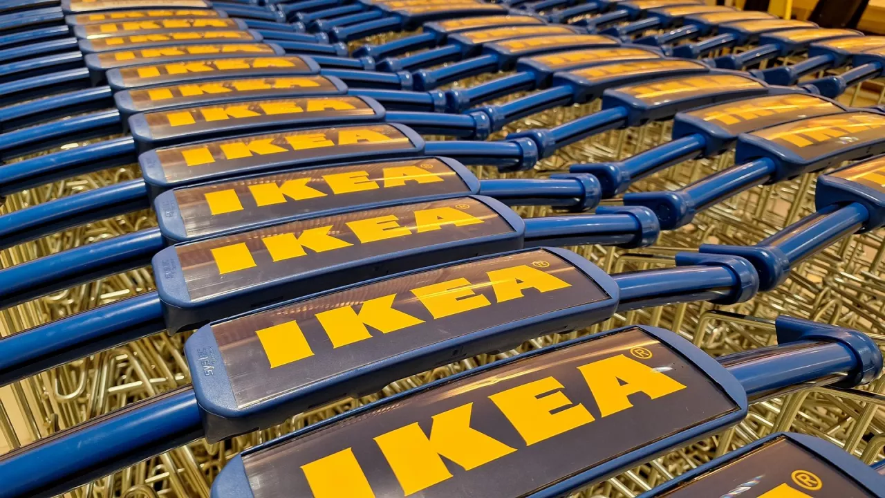 Ikea zawarła globalne partnerstwo z firmą Adyen (fot. Ari_Achmad Rizal/Shutterstock)