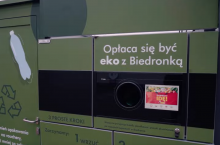 Recyklomat obok 3500. sklepu sieci Biedronka (fot. Jeronimo Martins/YouTube)