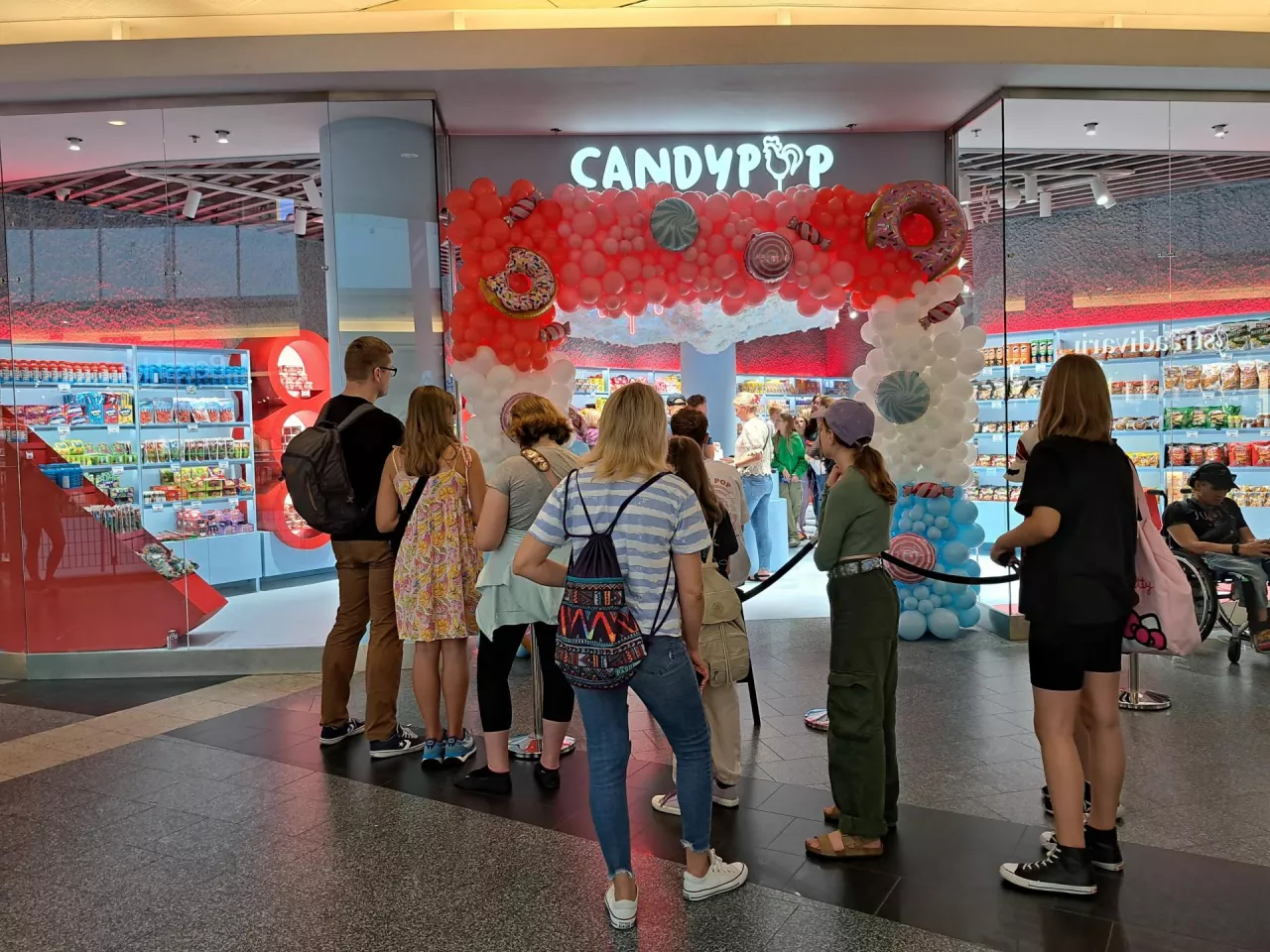 <p>Candy POP, sklep ze słodyczami w Złotych Tarasach w Warszawie</p>