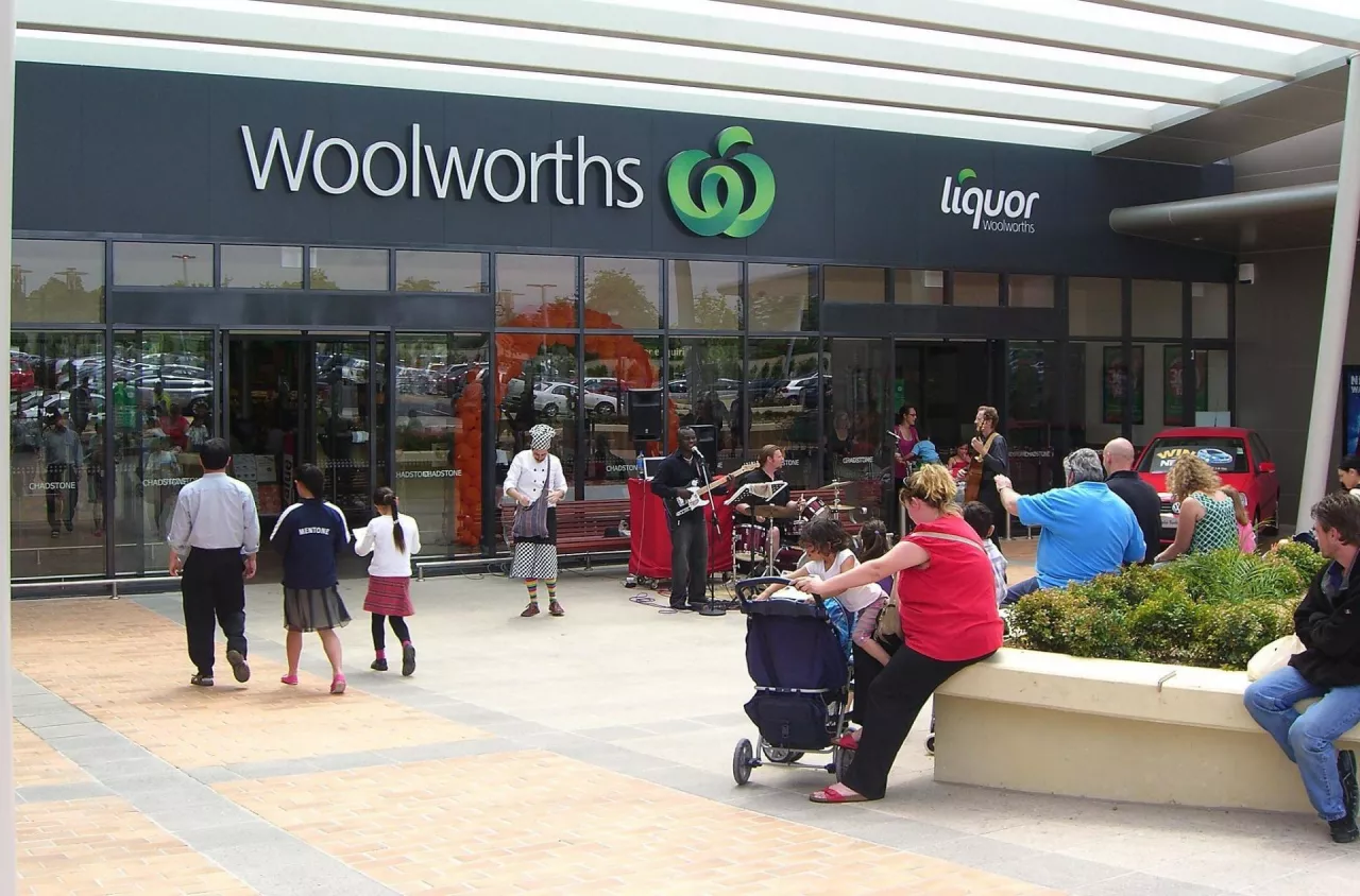 Sklep sieci Woolworths (fot. Flickr)