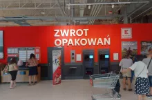 Butelkomat - Sklep Kaufland w Warszawie (fot. wiadomoscihandlowe.pl)