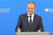 Premier Donald Tusk podczas konferencji prasowej, 5 marca 2024 r. (fot. za: KPRM/YouTube)