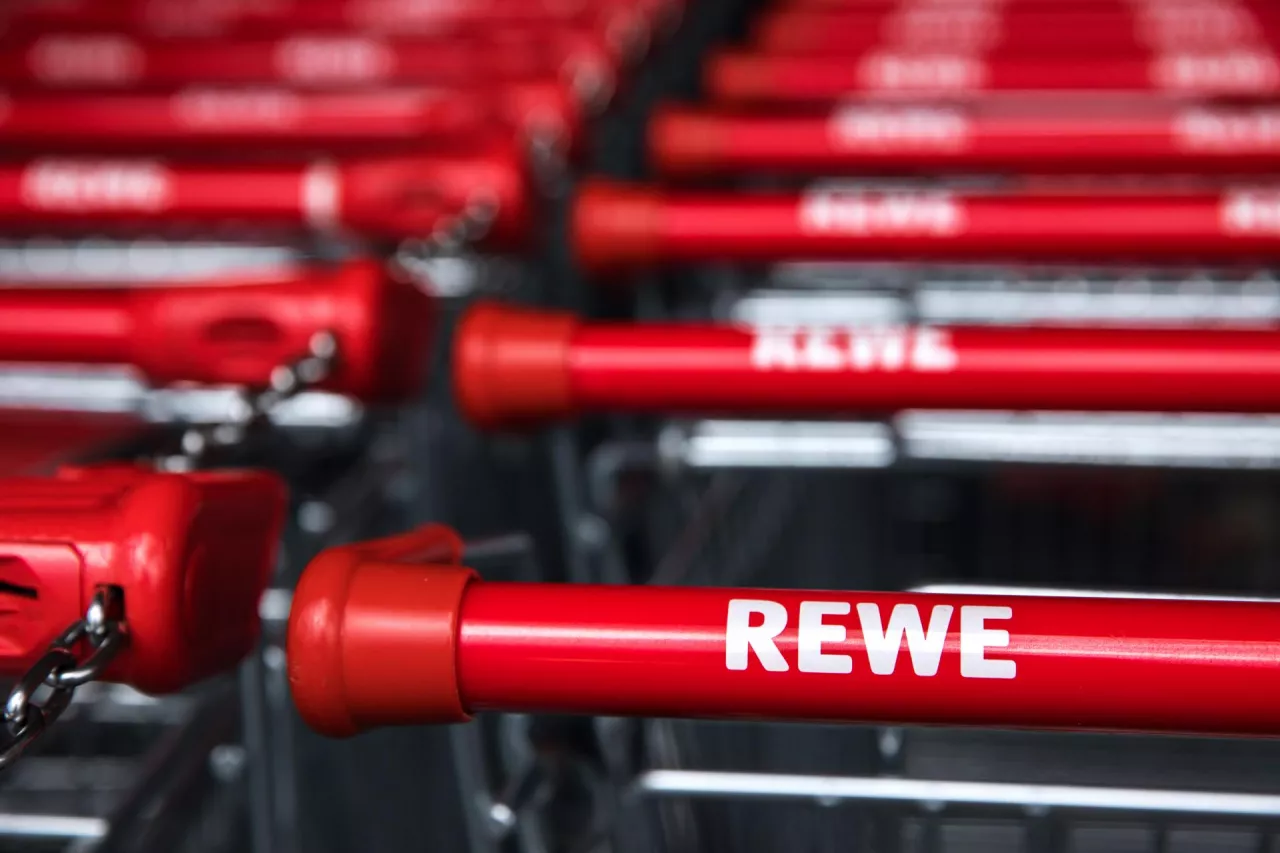 REWE zainwestuje w Zielonej Górze (fot. Tobias Arhelger/Shutterstock)